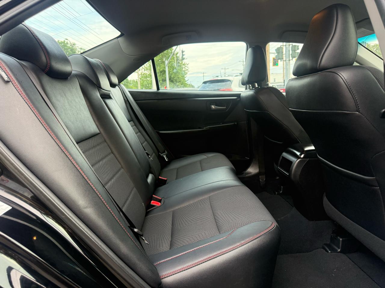 Toyota Camry SE 2016