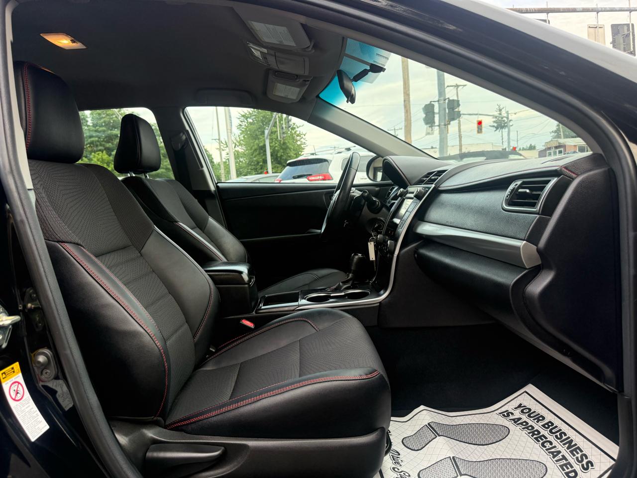 Toyota Camry SE 2016