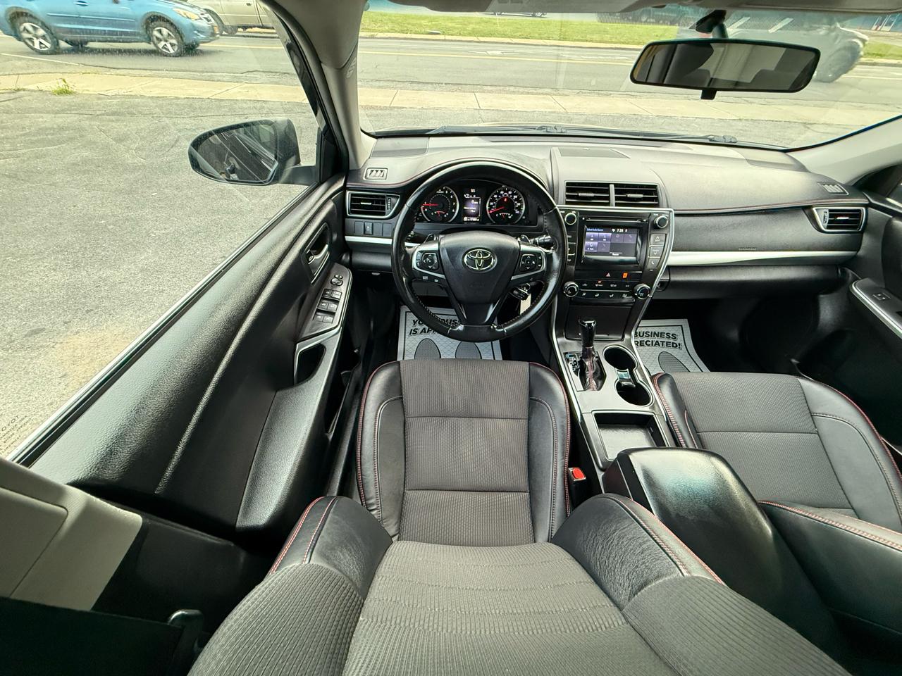 Toyota Camry SE 2016