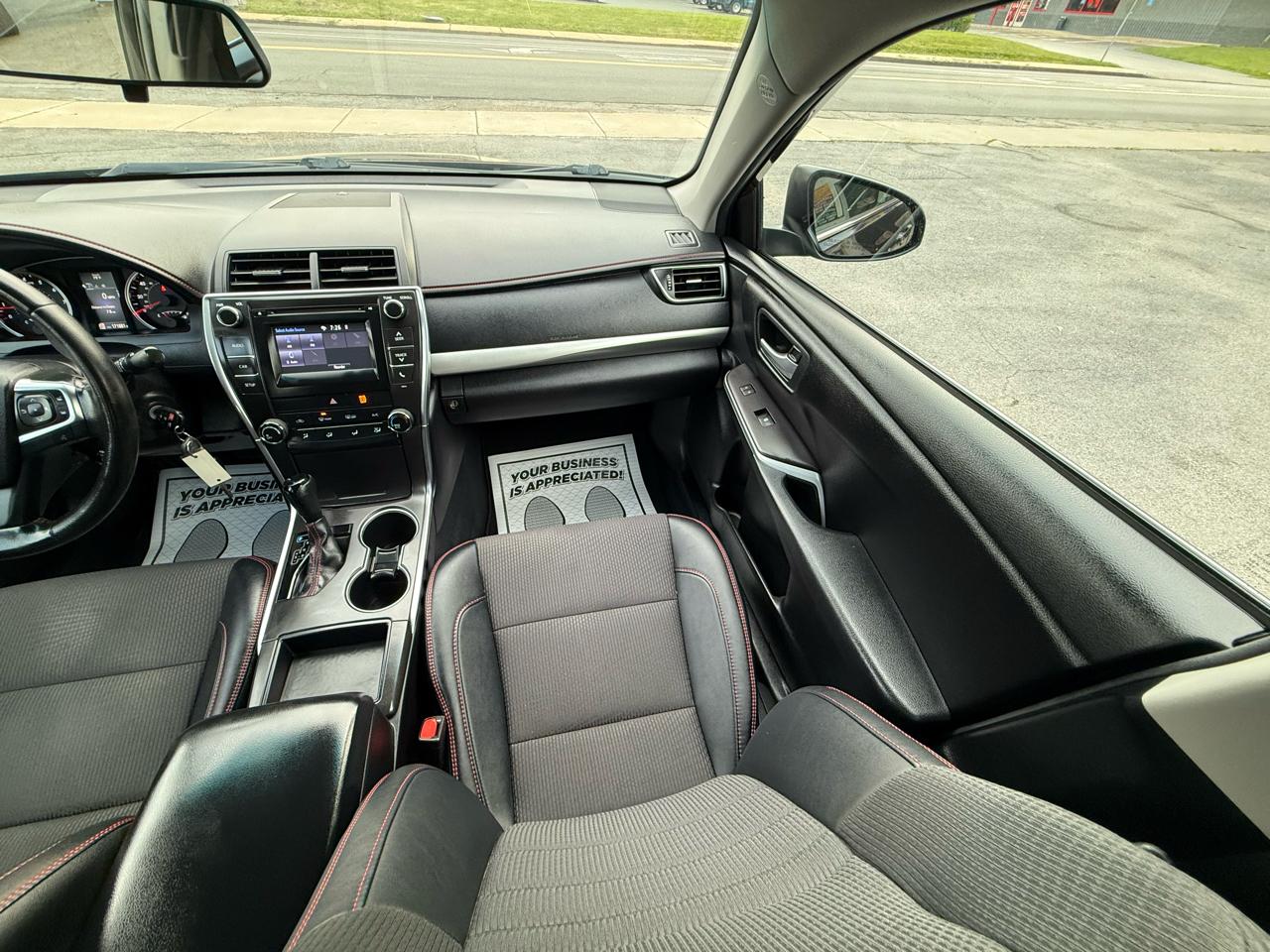Toyota Camry SE 2016