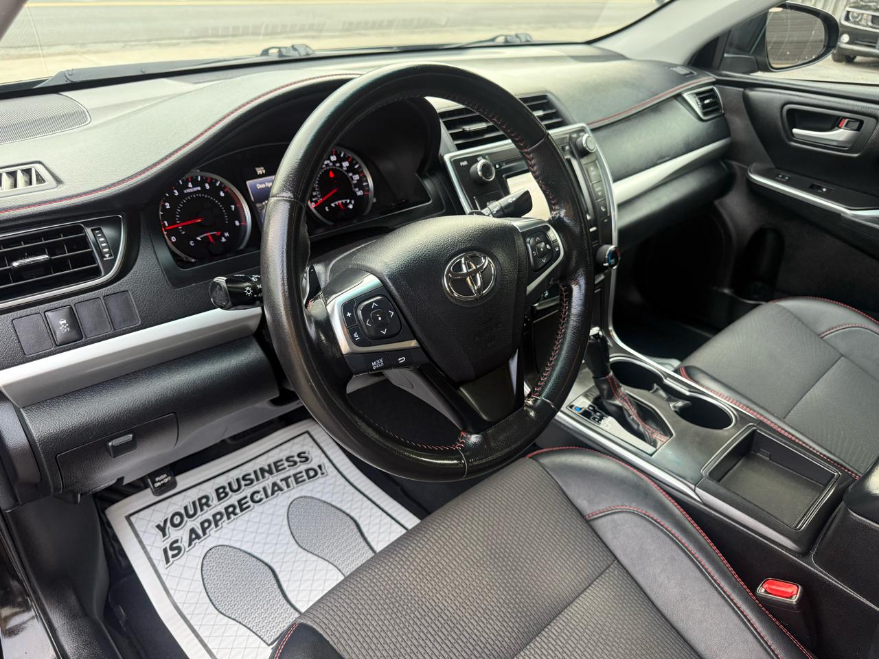 Toyota Camry SE 2016