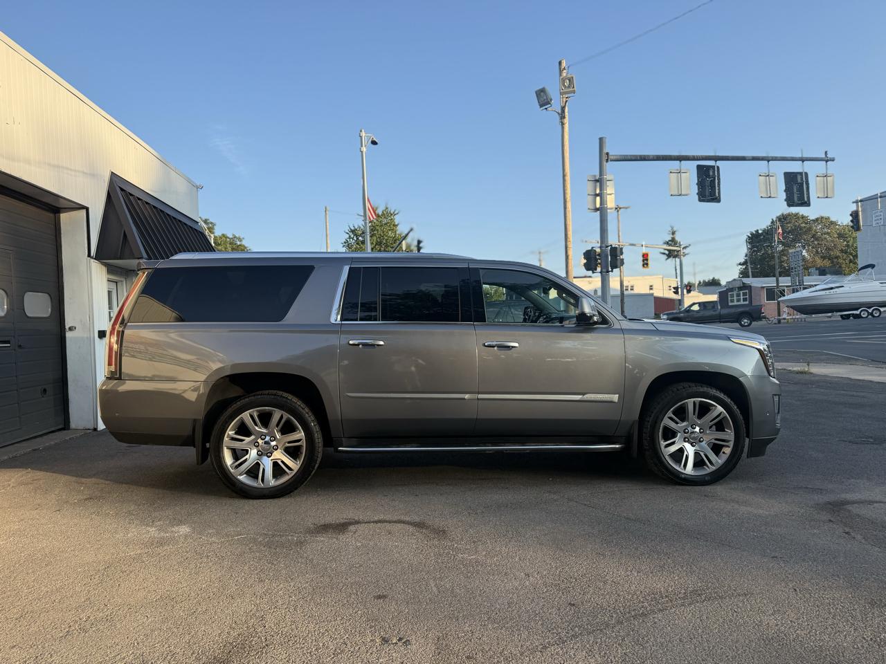 Cadillac Escalade ESV Luxury 4WD 2020