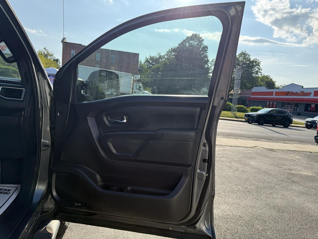 Nissan Titan XD SL Crew Cab 4WD Diesel 2019