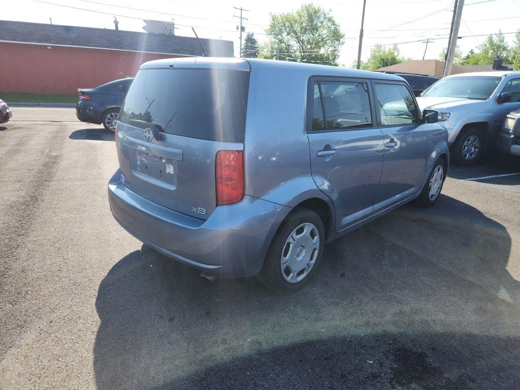 Scion xB  2009