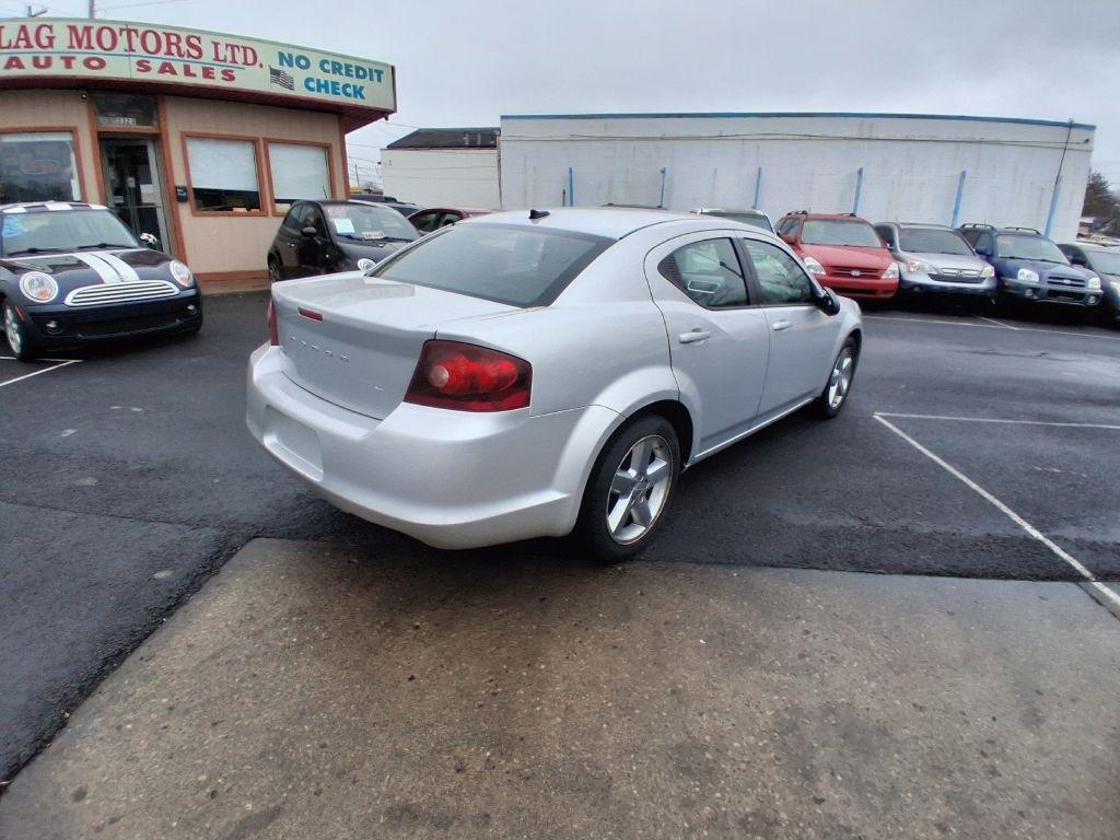 Dodge Avenger  2012