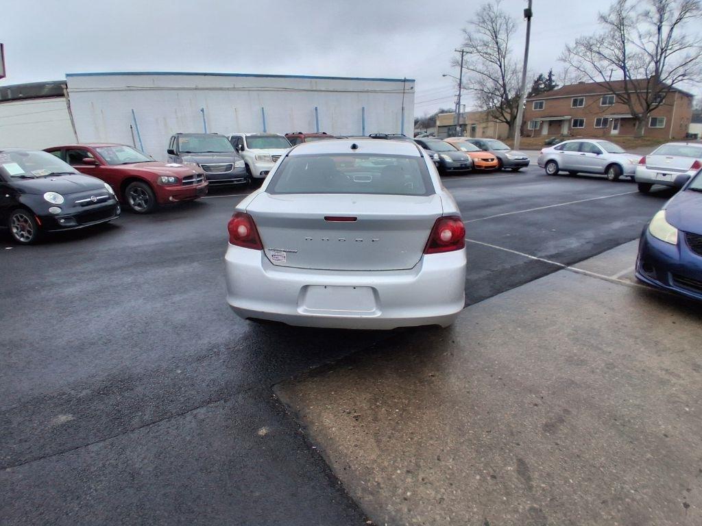Dodge Avenger  2012