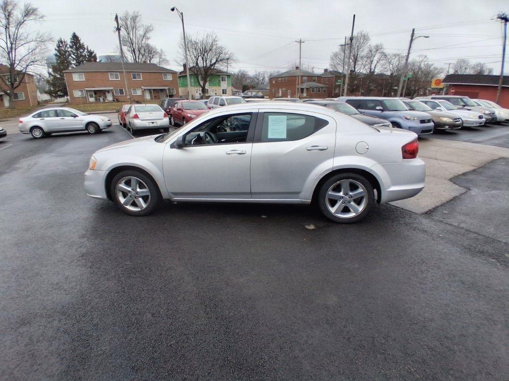 Dodge Avenger  2012