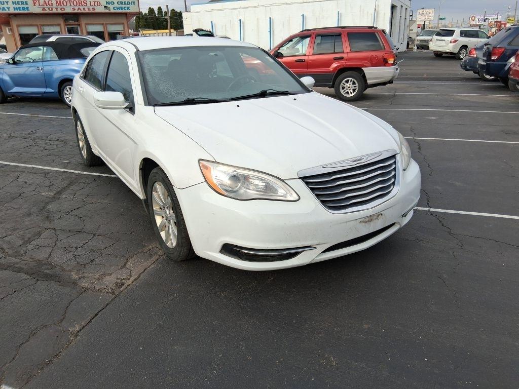 Chrysler 200  2012