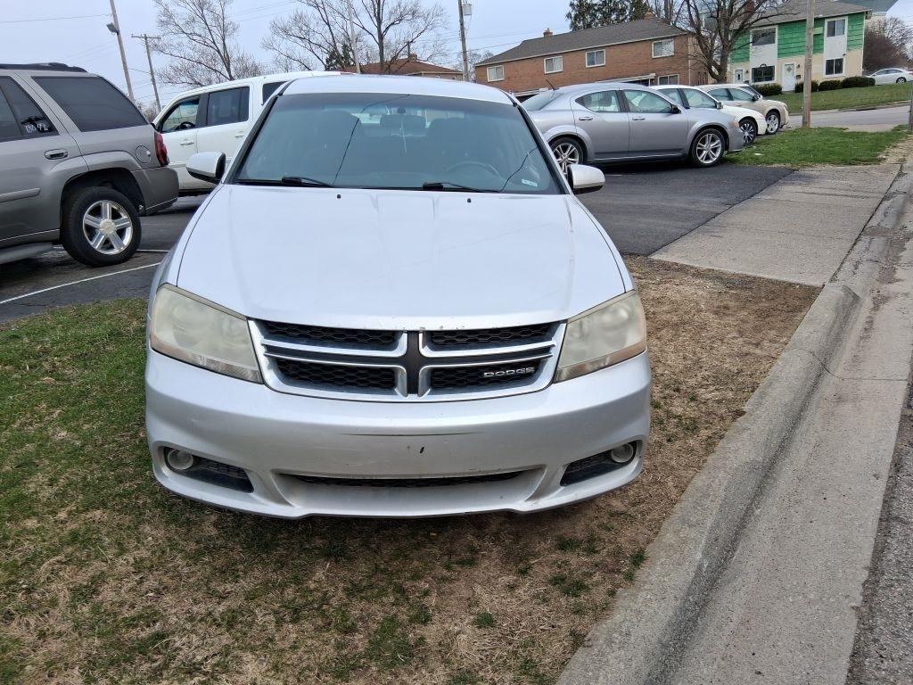 Dodge Avenger  2012