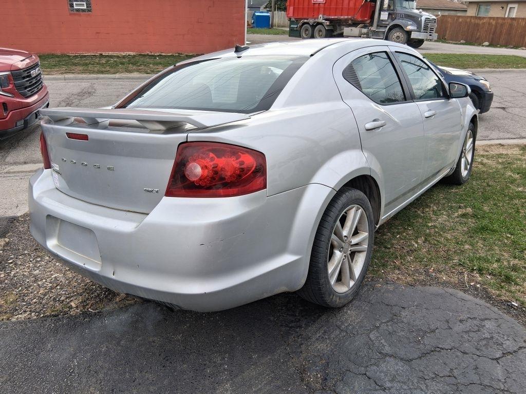 Dodge Avenger  2012