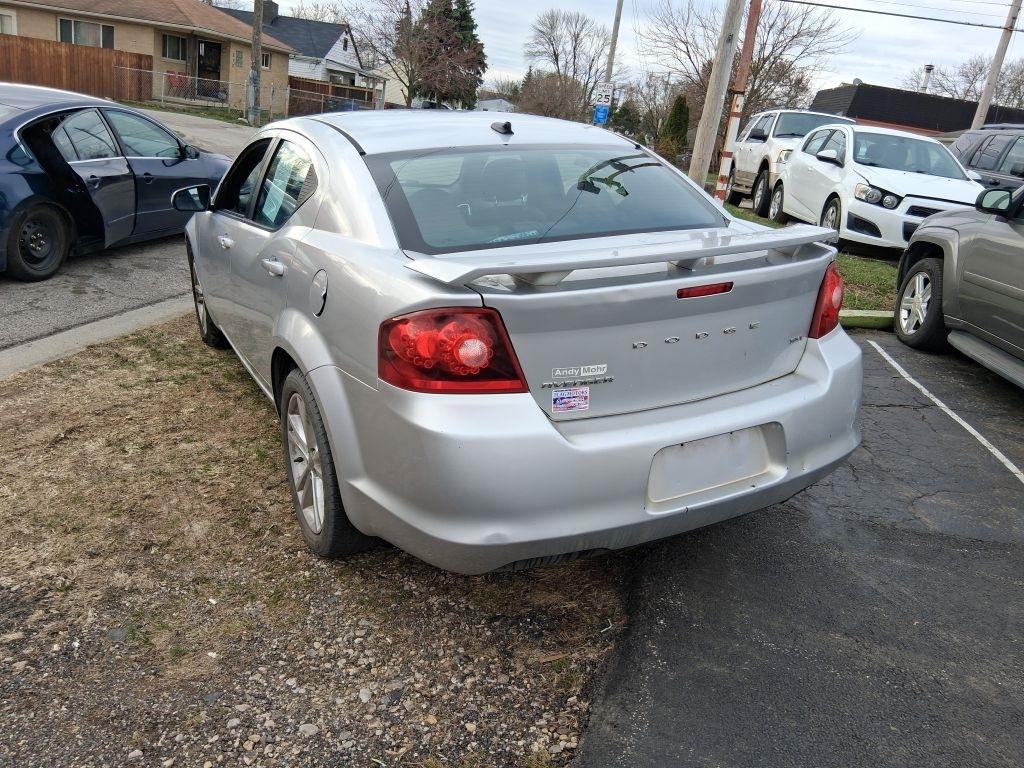 Dodge Avenger  2012