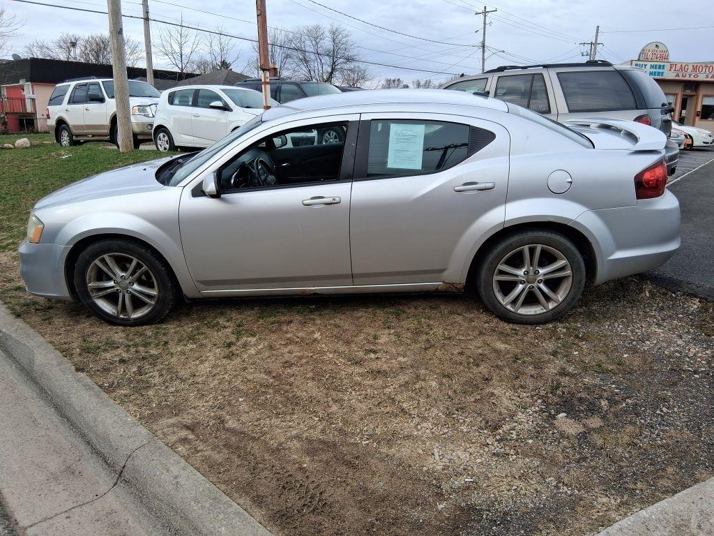 Dodge Avenger  2012