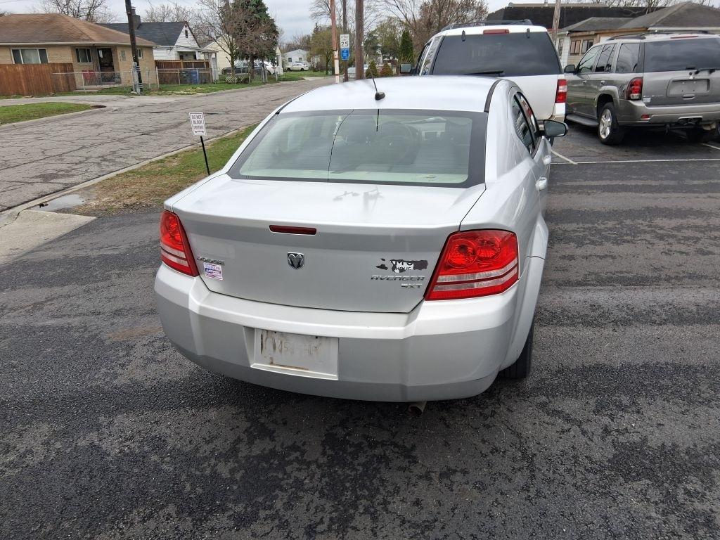 Dodge Avenger  2010