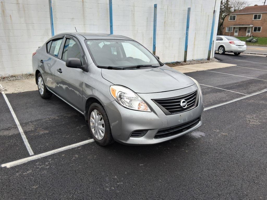Nissan Versa  2014