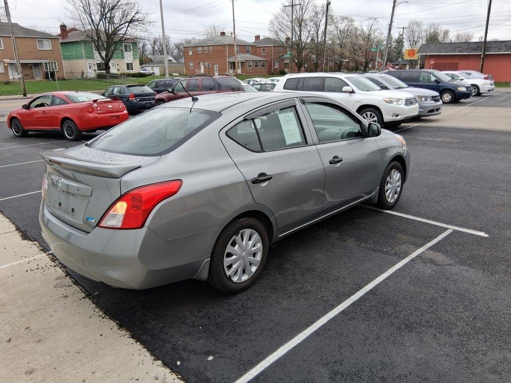 Nissan Versa  2014