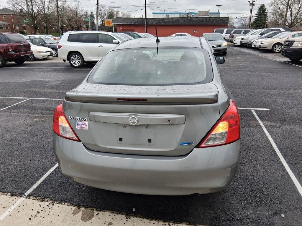 Nissan Versa  2014