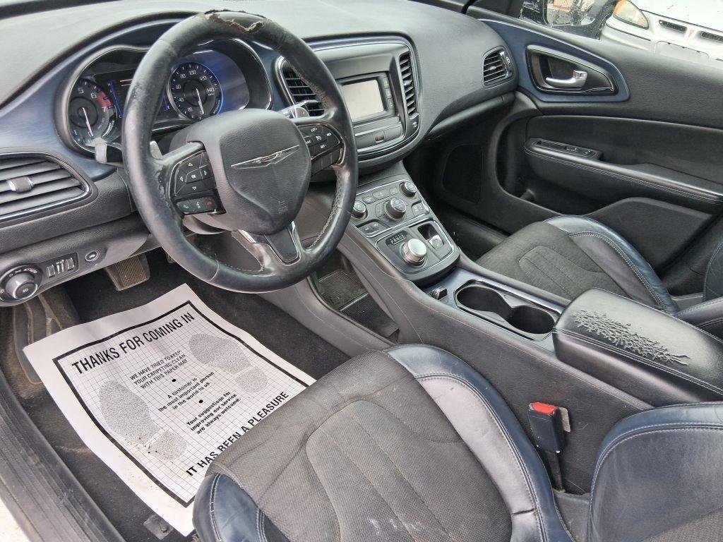 Chrysler 200  2015