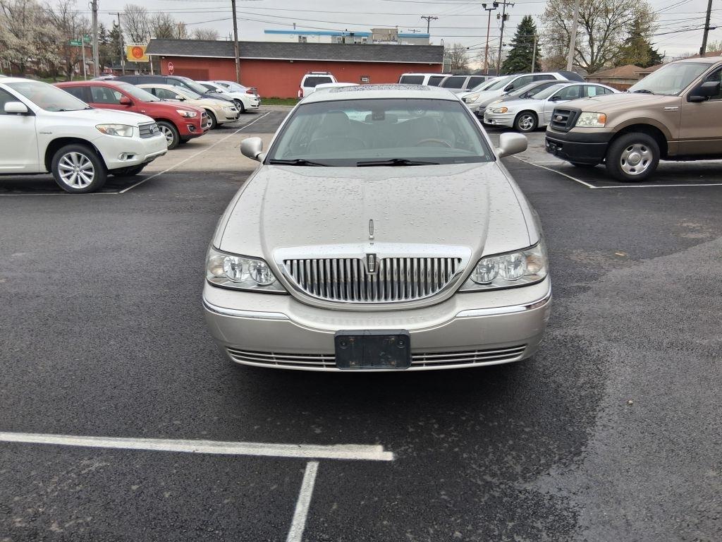 Lincoln Town Car  2003