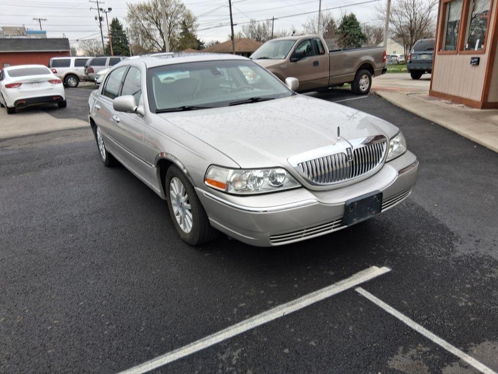 Lincoln Town Car  2003