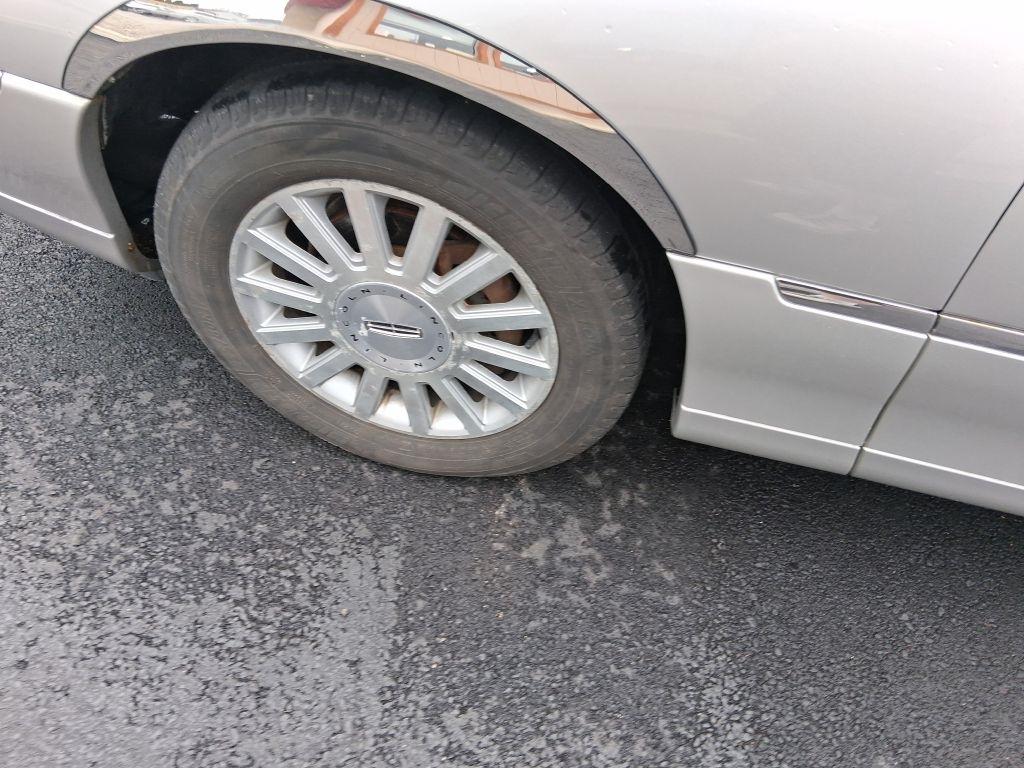 Lincoln Town Car  2003