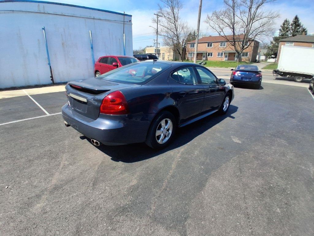 Pontiac Grand Prix  2008