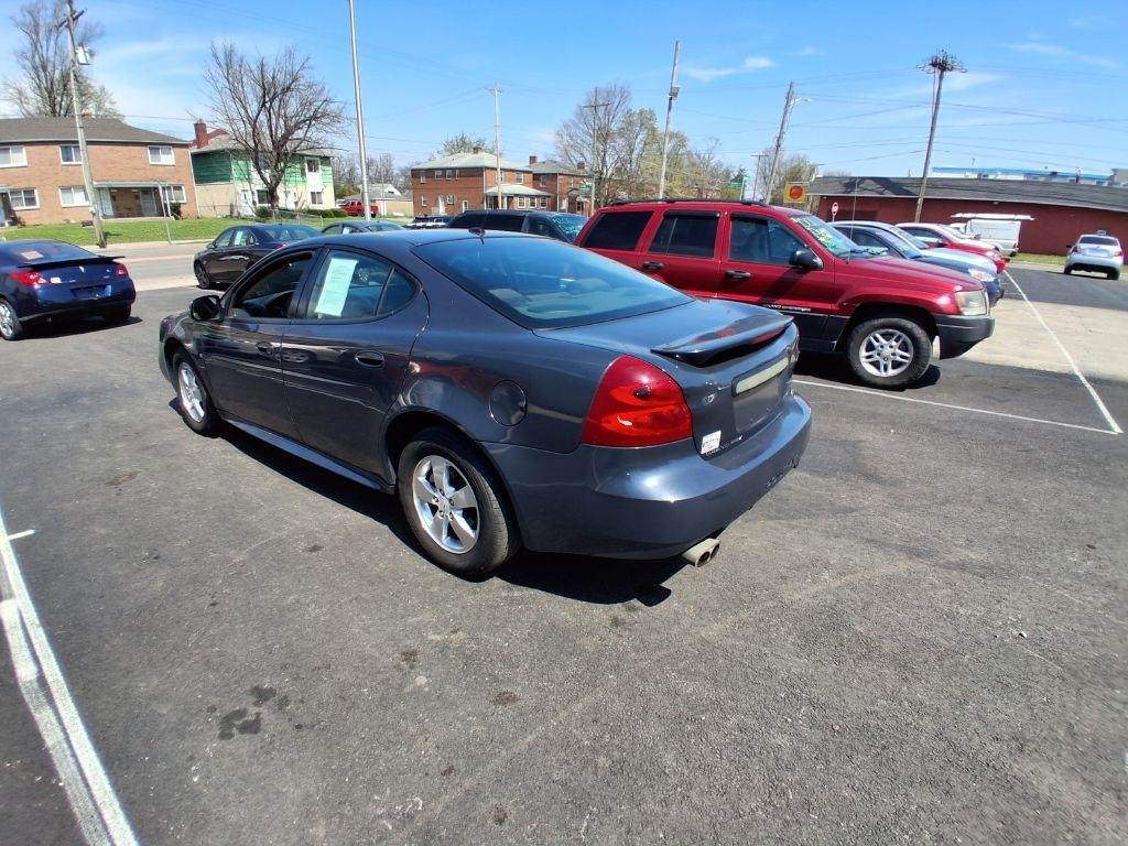 Pontiac Grand Prix  2008