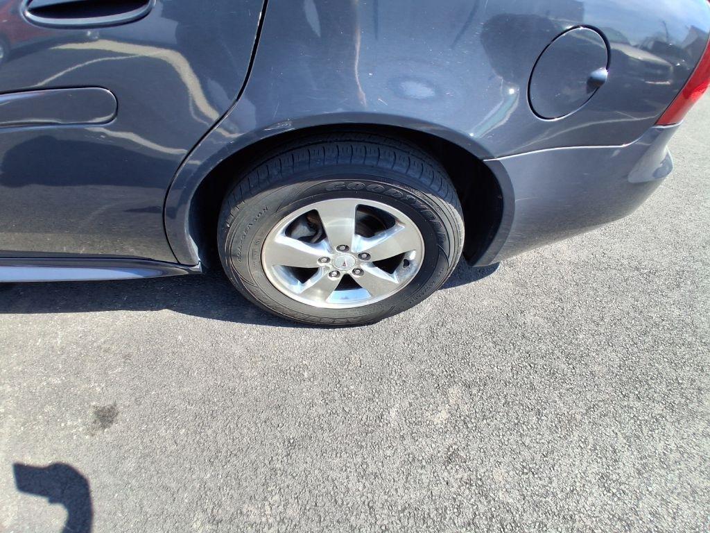 Pontiac Grand Prix  2008