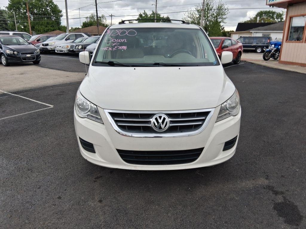 Volkswagen Routan  2009