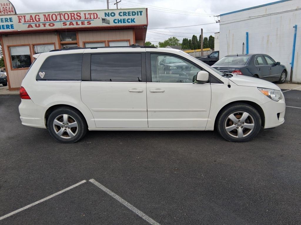 Volkswagen Routan  2009