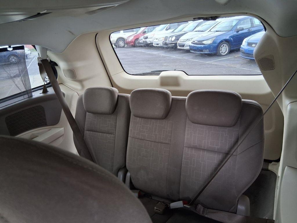 Volkswagen Routan  2009