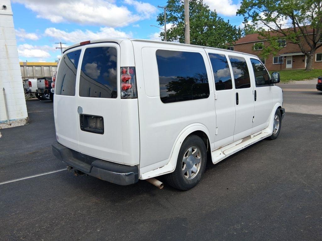 Chevrolet Express  2003
