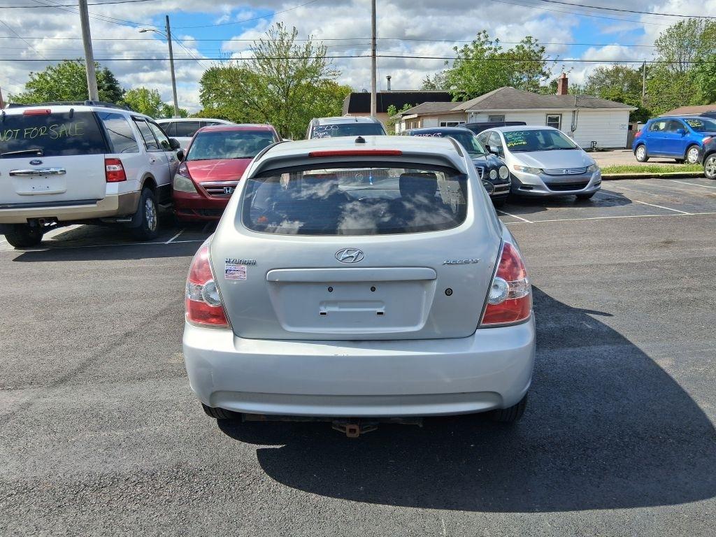 Hyundai Accent  2009
