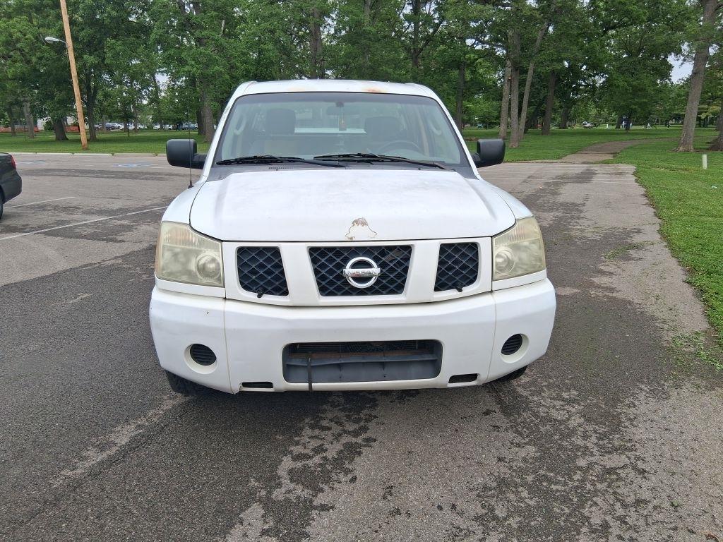 Nissan Titan  2004
