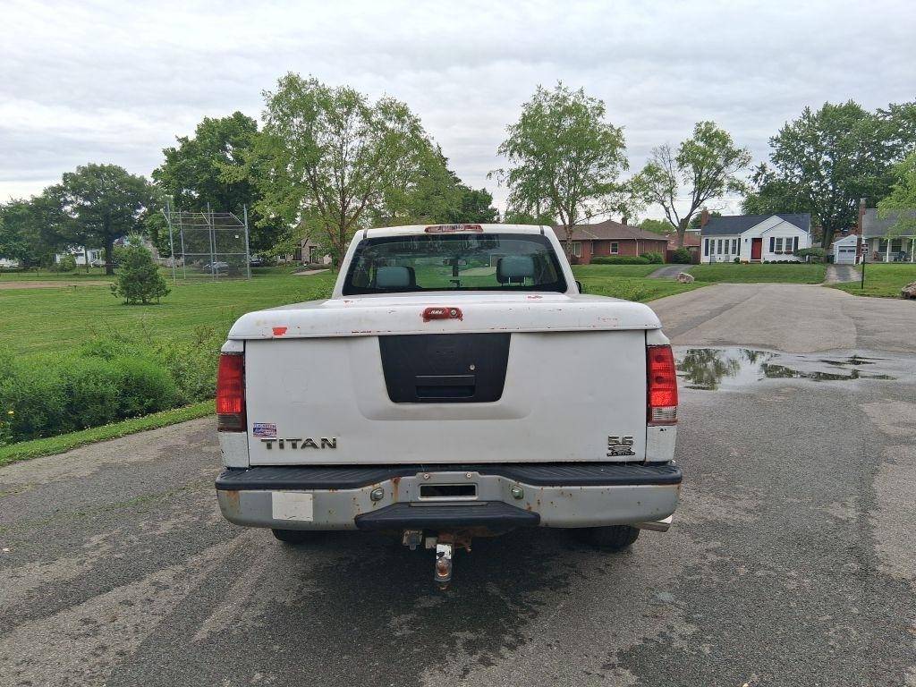 Nissan Titan  2004