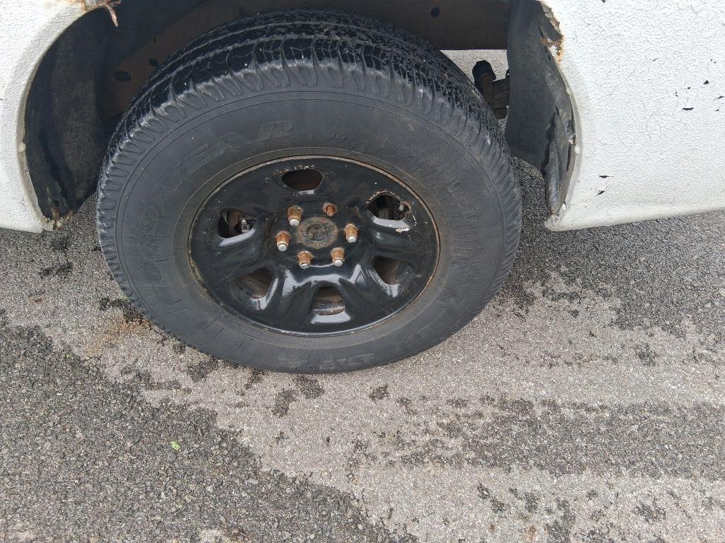 Nissan Titan  2004