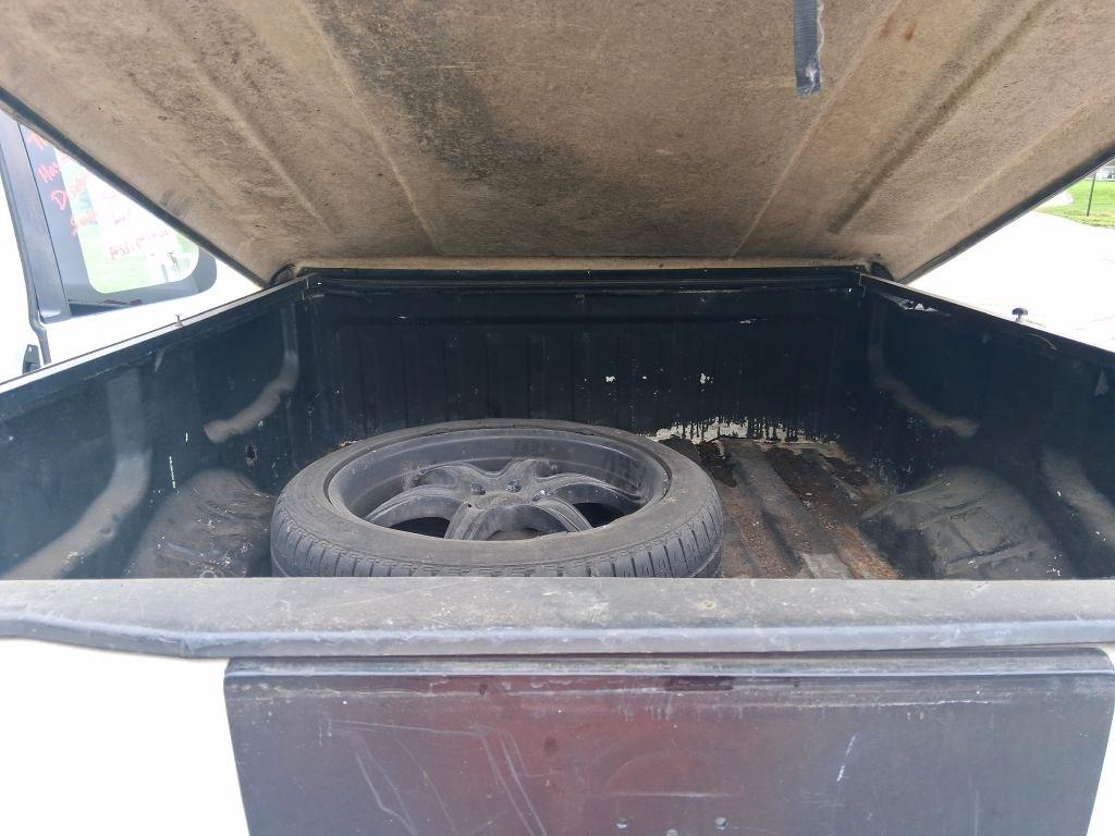 Nissan Titan  2004