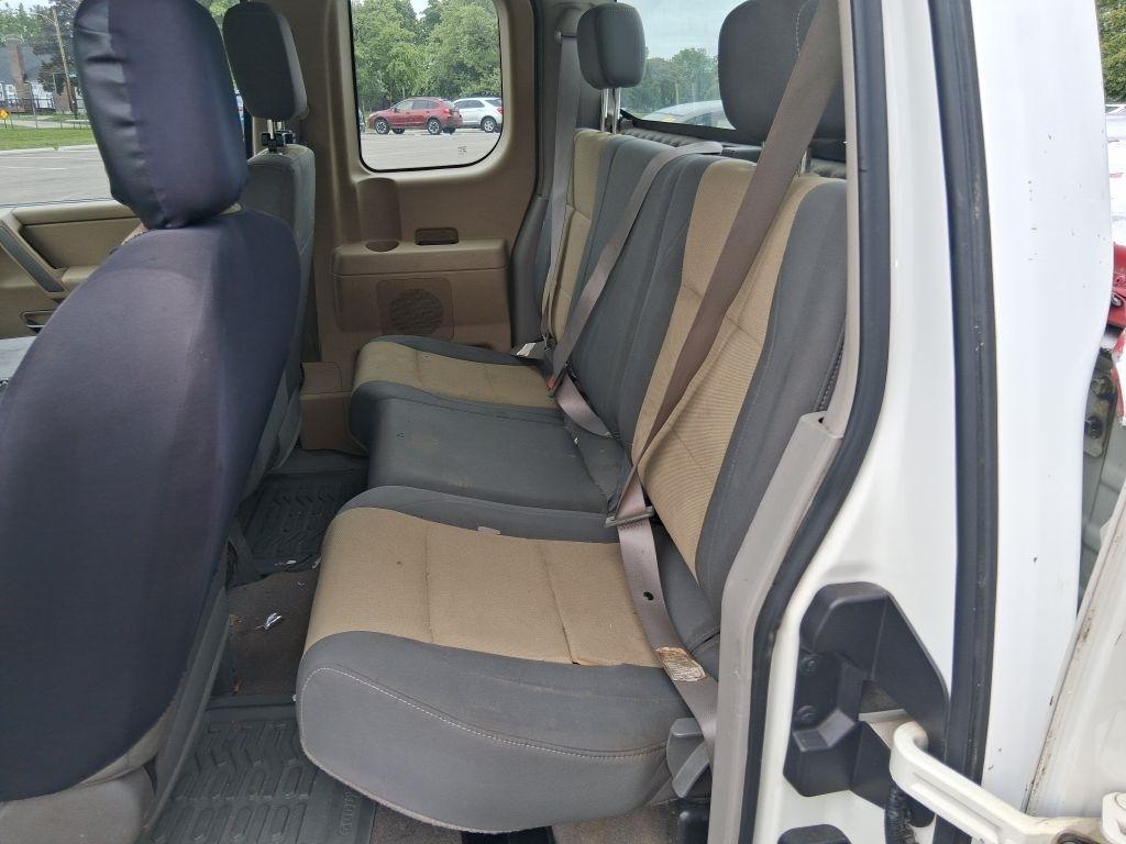 Nissan Titan  2004