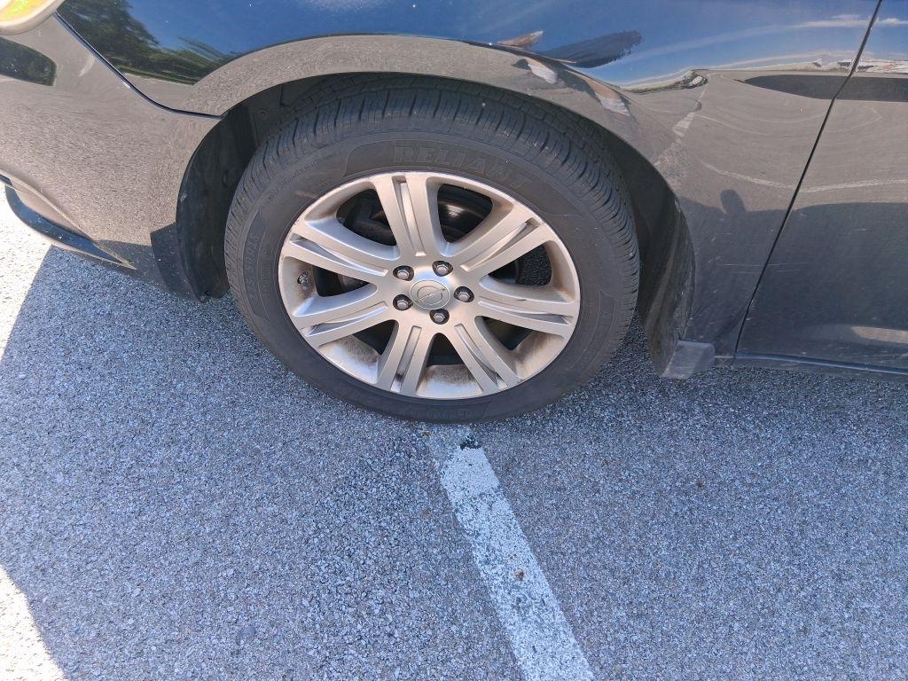 Chrysler 200  2012