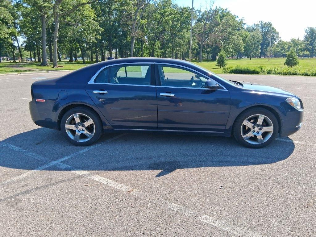 Chevrolet Malibu  2012