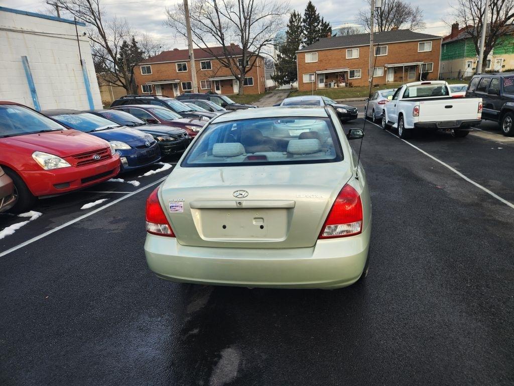 Hyundai Elantra  2003