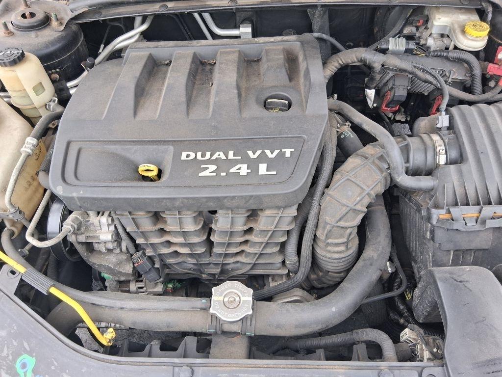 Chrysler 200  2011