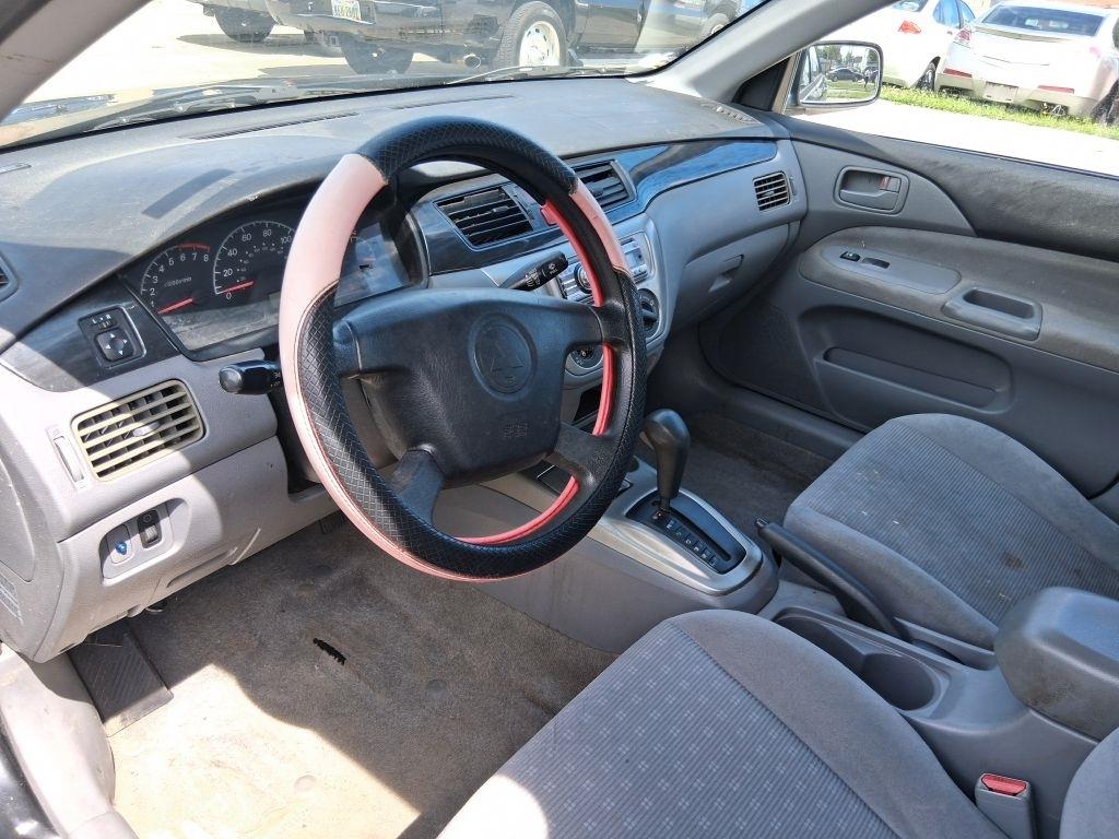 Mitsubishi Lancer  2004