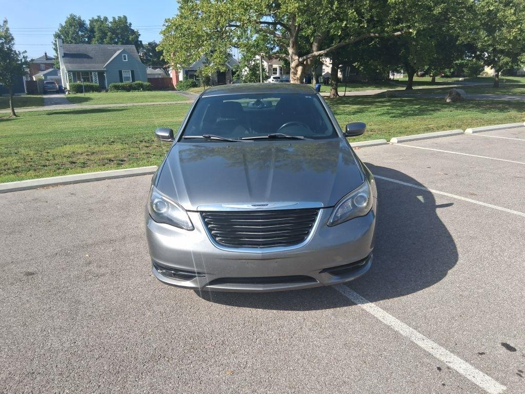Chrysler 200  2013