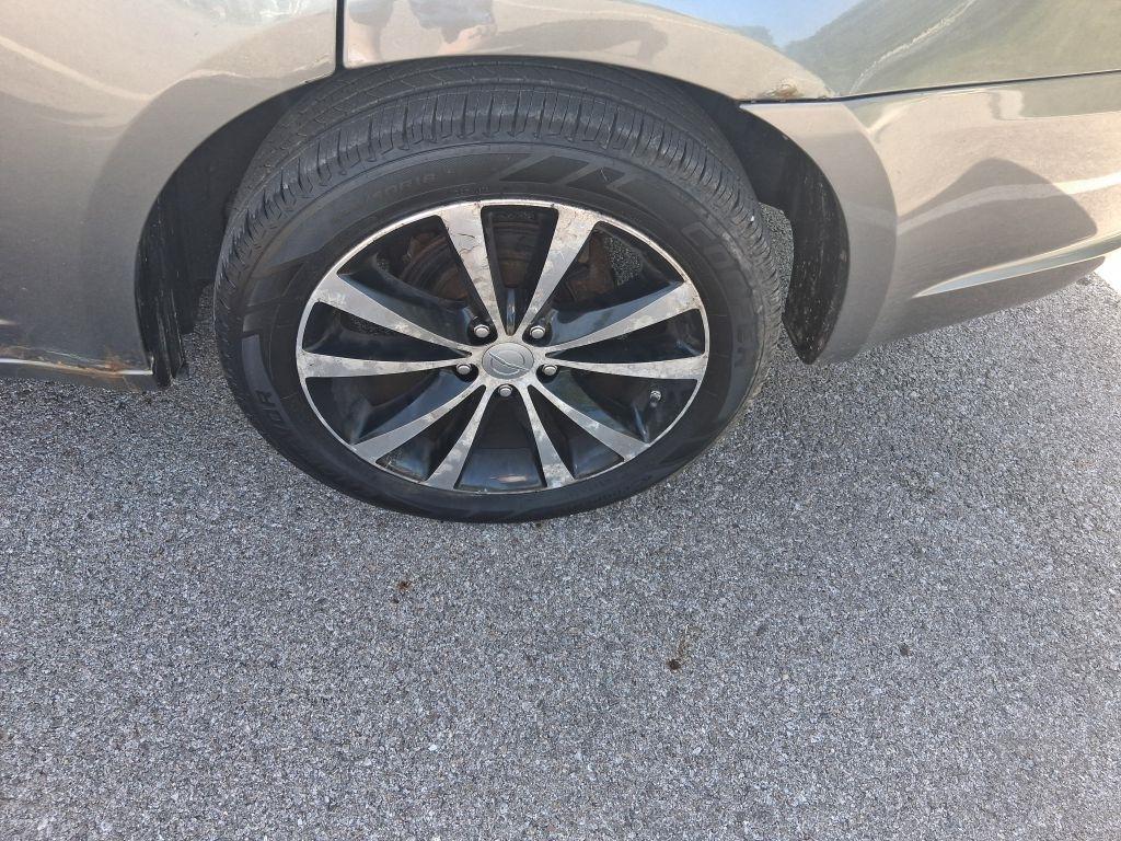 Chrysler 200  2013
