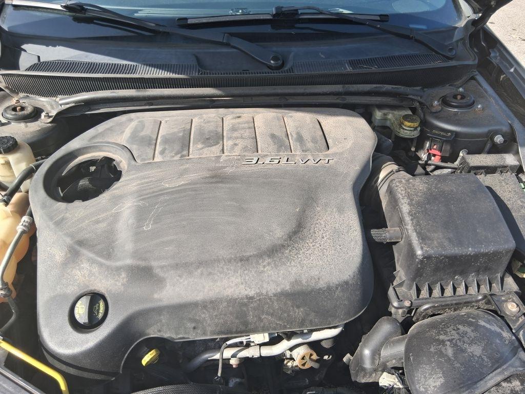 Chrysler 200  2013