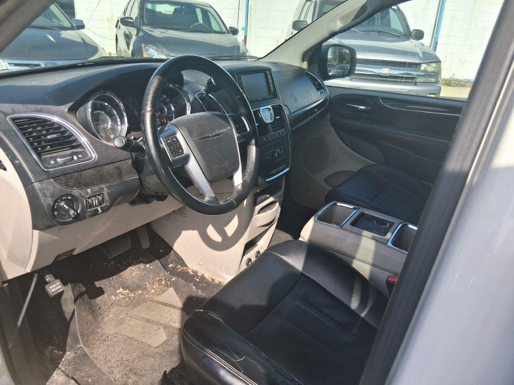 Chrysler Town & Country  2012
