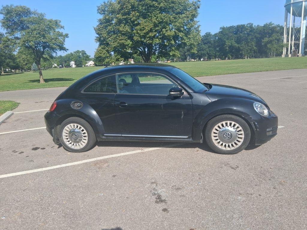 Volkswagen Beetle  2013