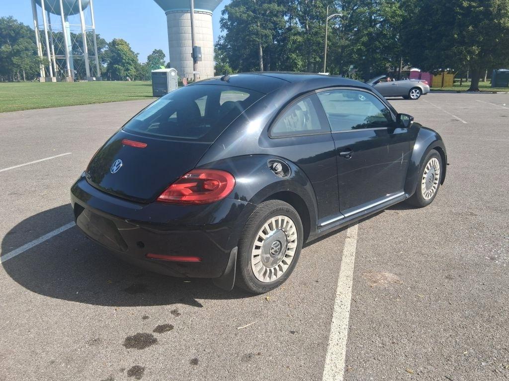 Volkswagen Beetle  2013