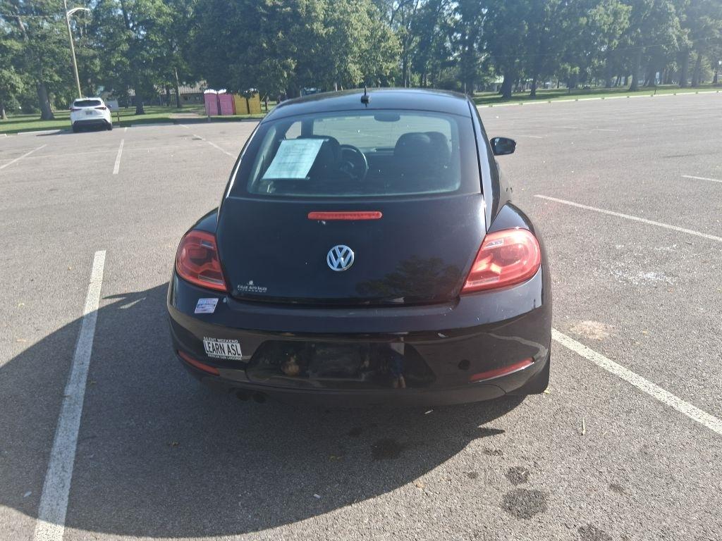Volkswagen Beetle  2013