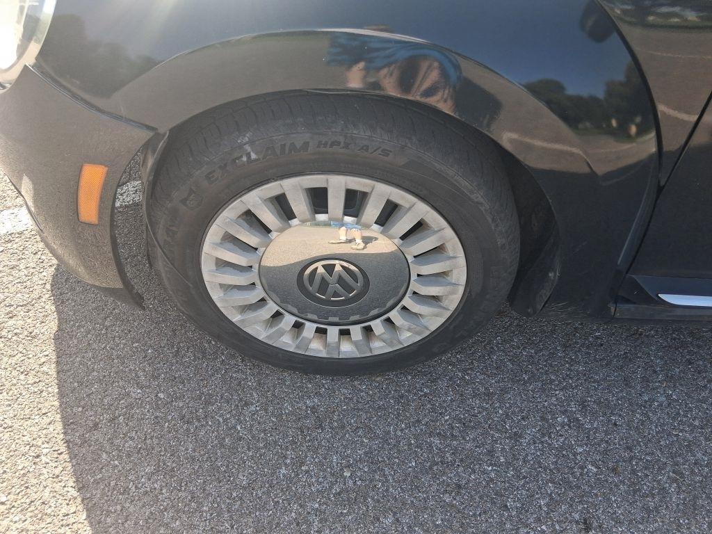 Volkswagen Beetle  2013
